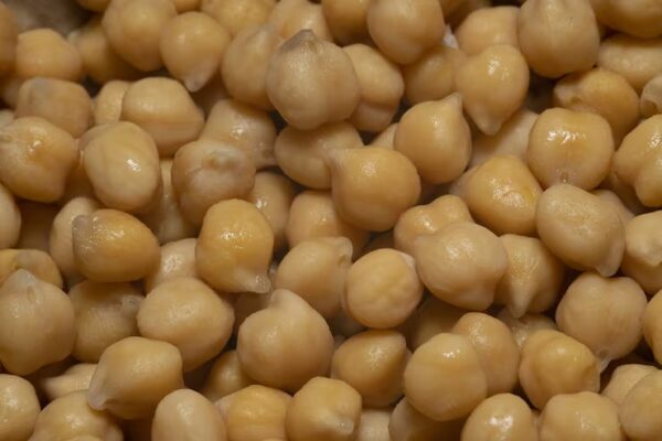 Premium chickpeas exporter offering bulk food ingredients